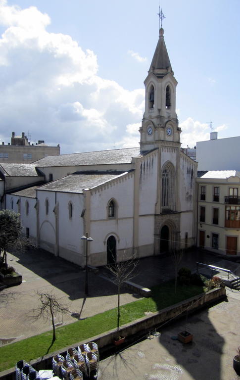 Hostal Linares Ribadeo Bagian luar foto
